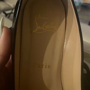 Sz 37 1/2 Christian Louboutin blk pumps